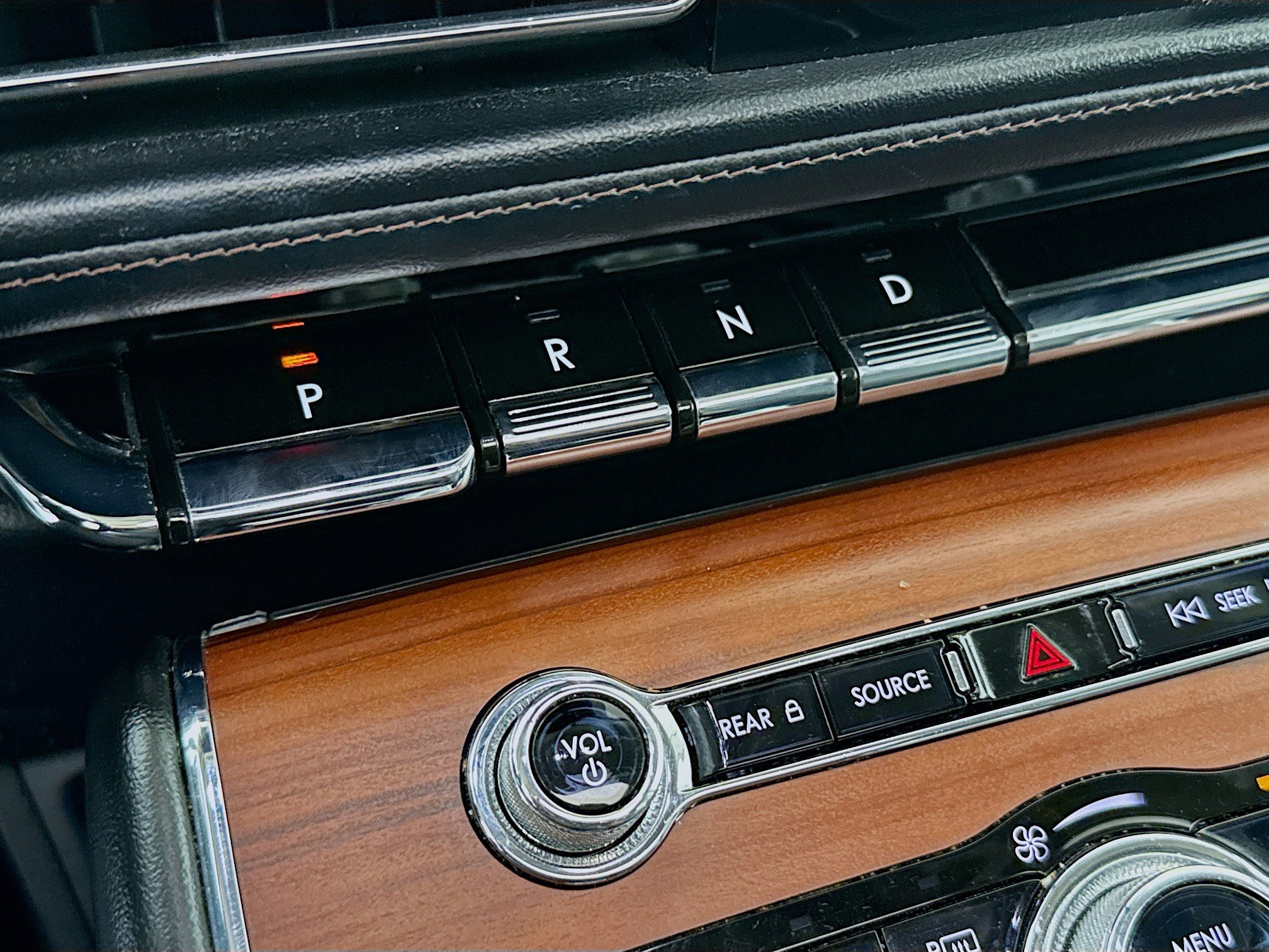 Used 2021 Lincoln Aviator Reserve w/ Equipment Group 202A image 19