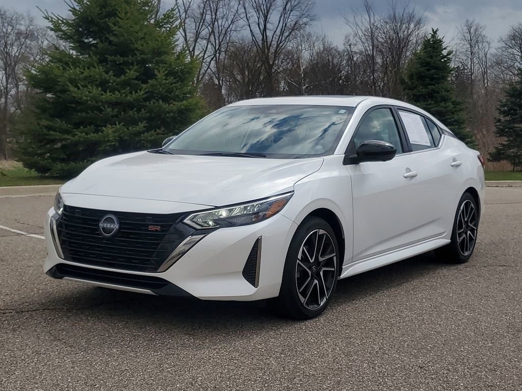 Used 2024 Nissan Sentra SR w/ SR Premium Package image 2