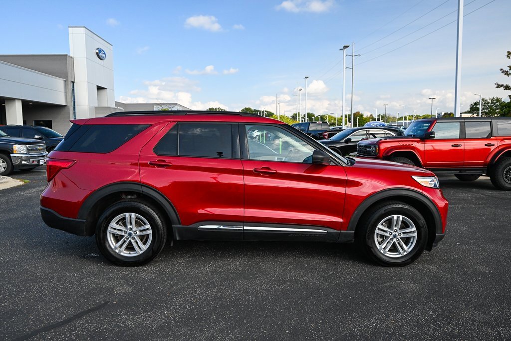 Certified 2023 Ford Explorer XLT w/ Equipment Group 202A image 3