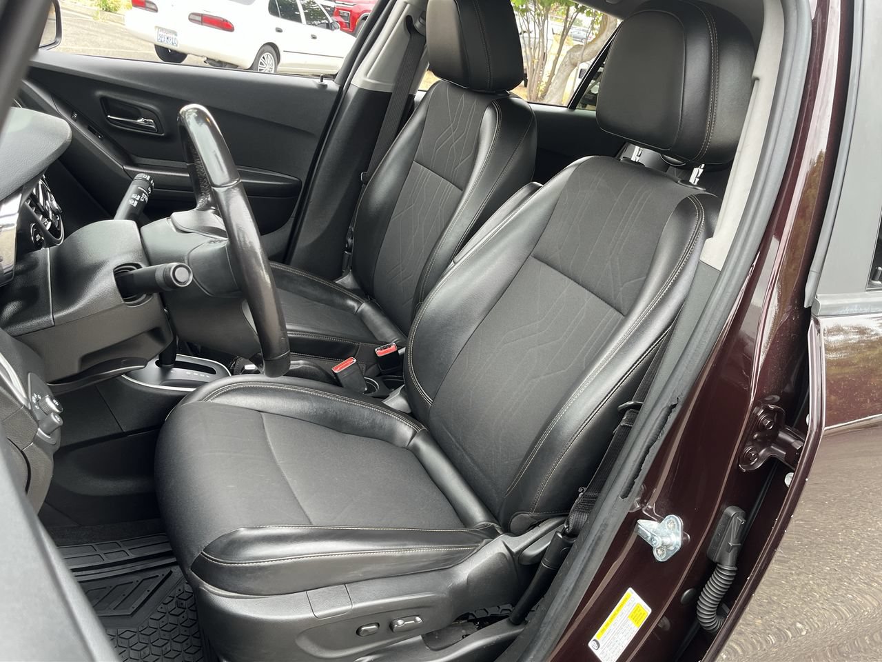 Used 2022 Chevrolet Trax LT w/ Driver Confidence Package AWD/4WD image 17