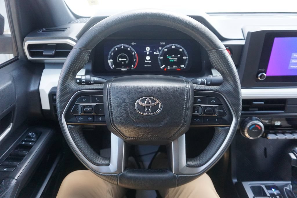 Certified 2024 Toyota Tacoma TRD Off-Road AWD/4WD image 3