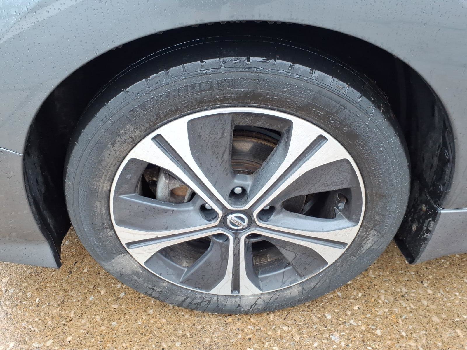 Used 2019 Nissan Leaf SV w/ SV Technology Package image 28