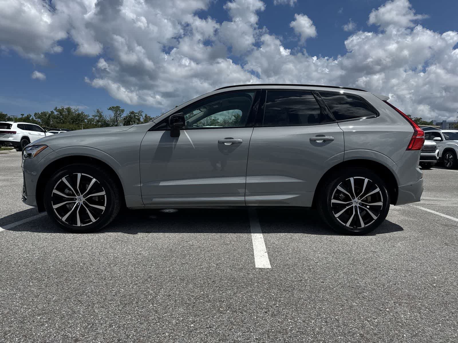 Used 2025 Volvo XC60 B5 Plus w/ Protection Package Premier AWD/4WD image 3