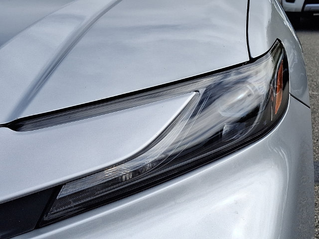 Used 2025 Toyota Camry LE FWD image 9