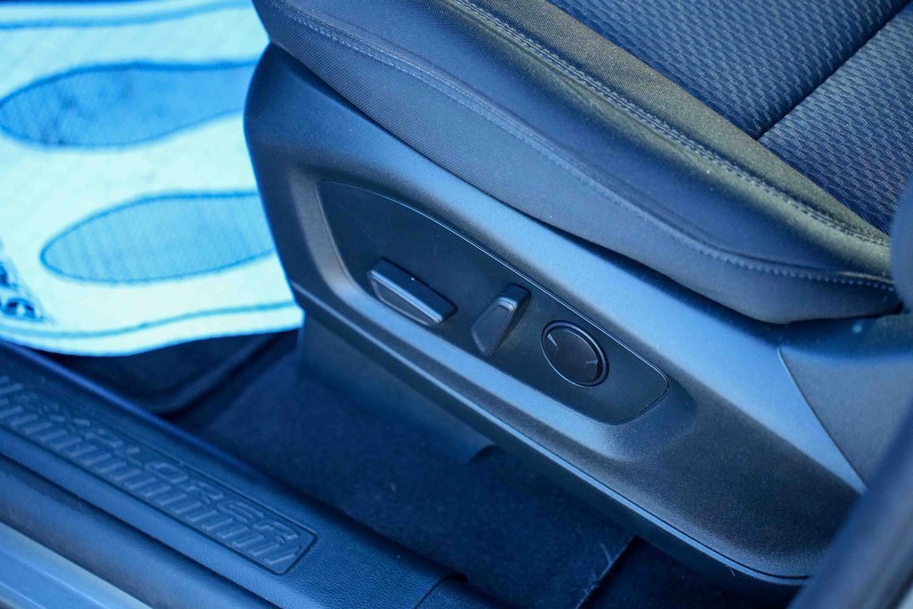 Used 2023 Ford Explorer XLT w/ Class IV Trailer Tow Package image 32