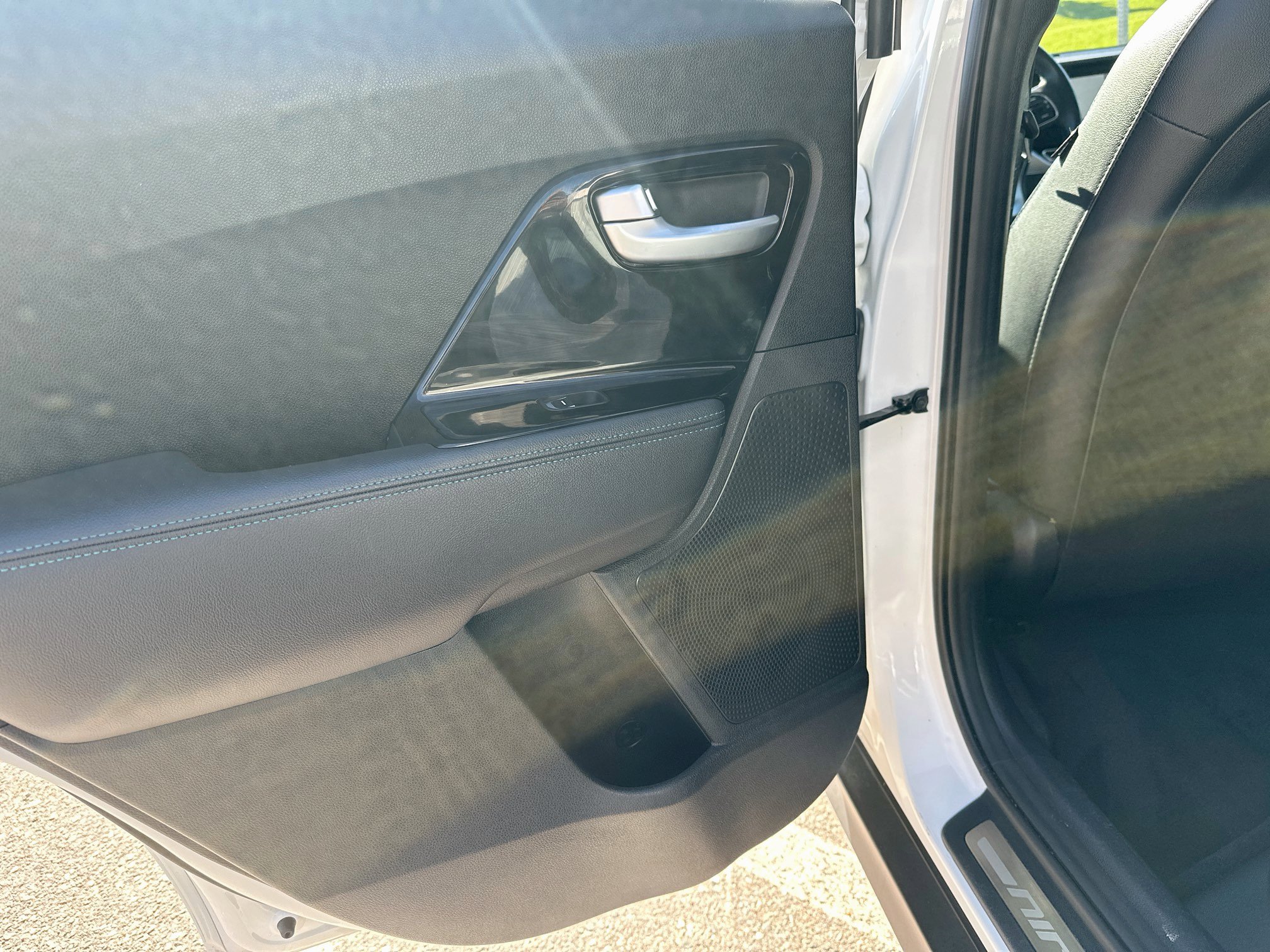 Used 2020 Kia Niro EX Premium w/ Cold Weather Package FWD image 26