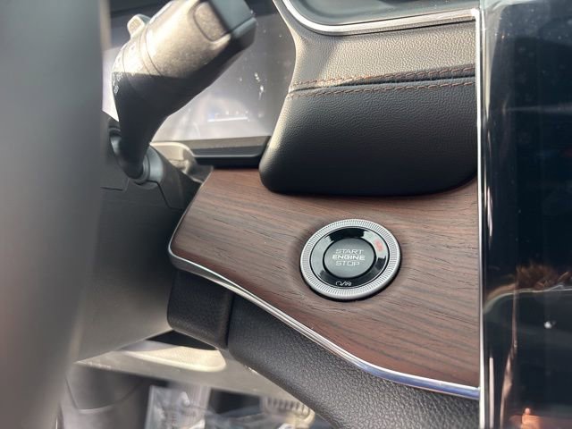 New 2025 Jeep Grand Cherokee Summit image 27