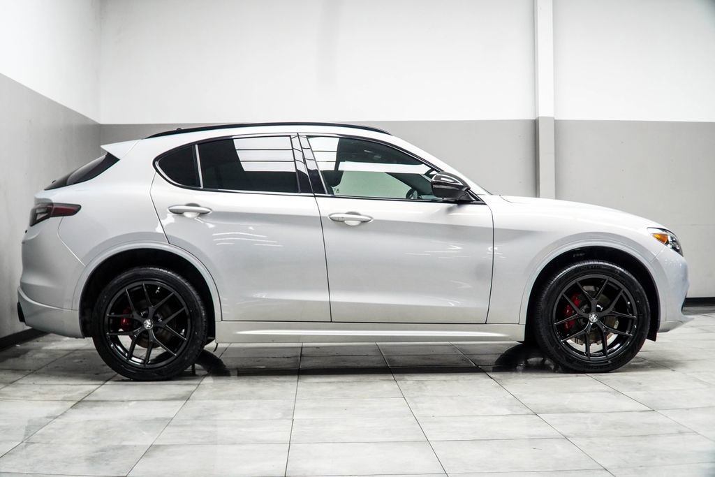 Used 2021 Alfa Romeo Stelvio Ti Sport AWD/4WD image 7