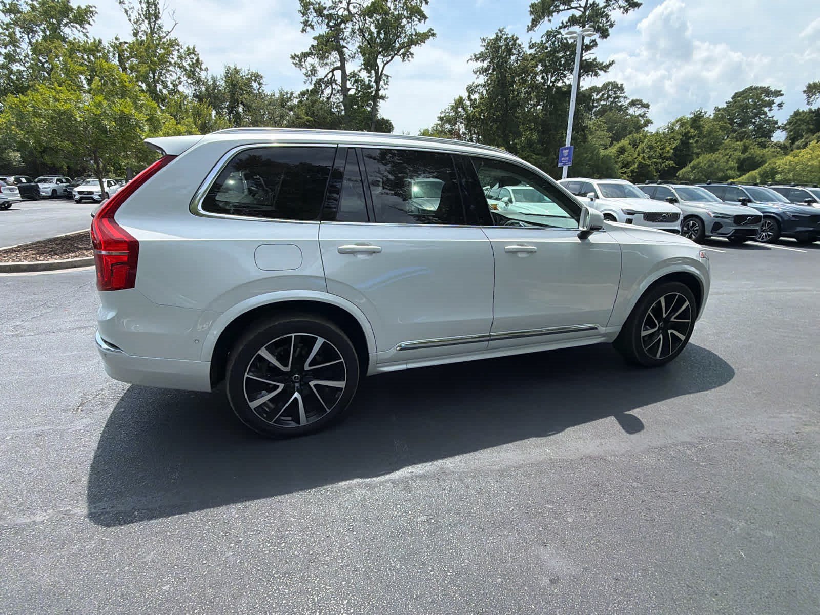 Certified 2023 Volvo XC90 B6 Plus w/ Protection Package Premier AWD/4WD image 15