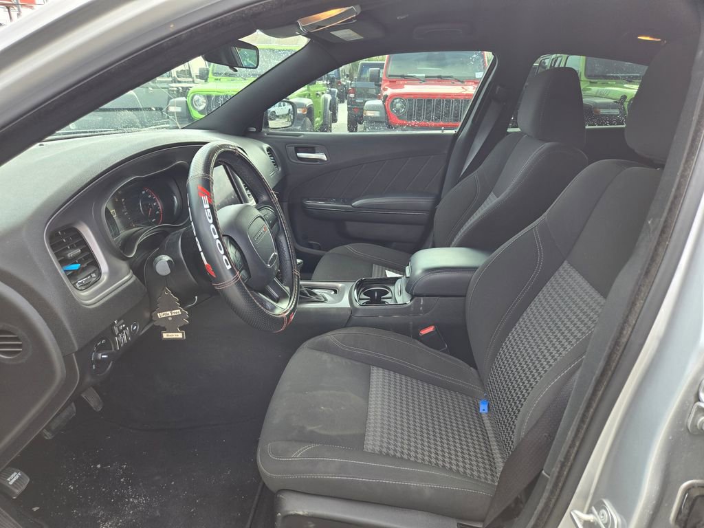 Used 2023 Dodge Charger SXT w/ Blacktop Package RWD image 9