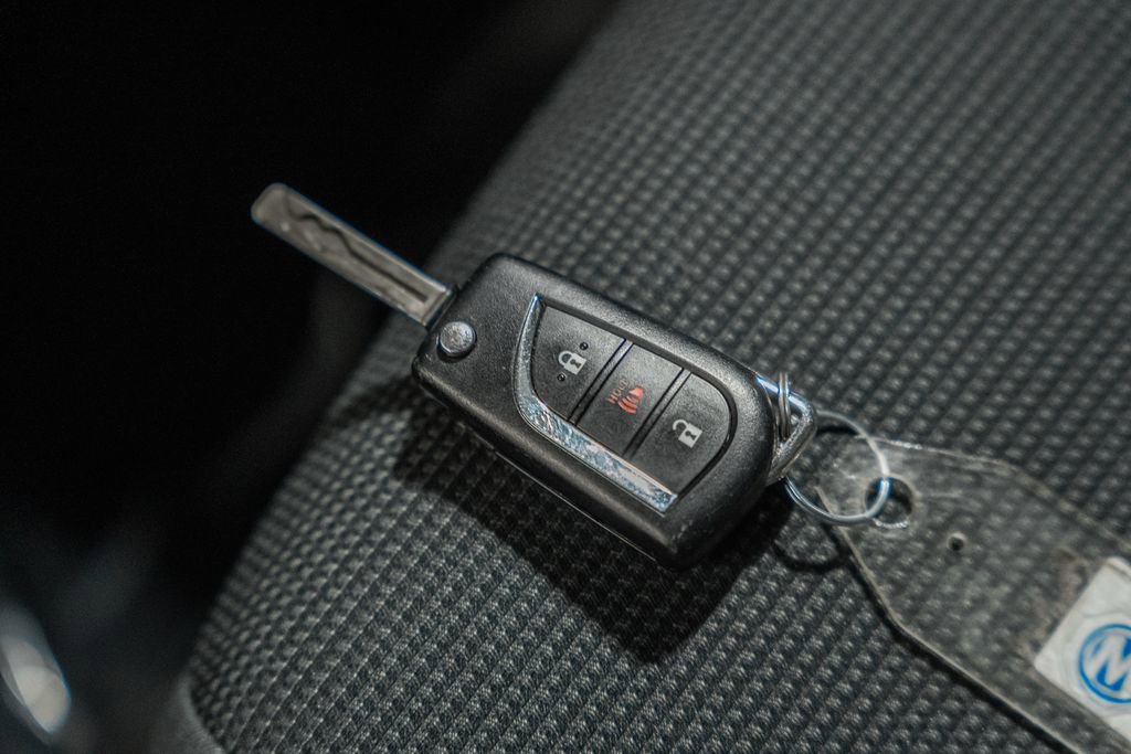 Used 2024 Toyota RAV4 LE image 39