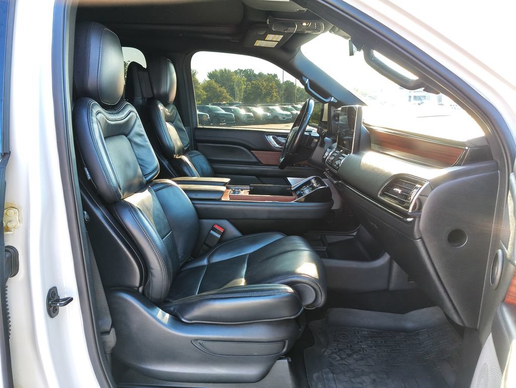 Used 2024 Lincoln Navigator L Reserve w/ Equipment Group 201A AWD/4WD image 28