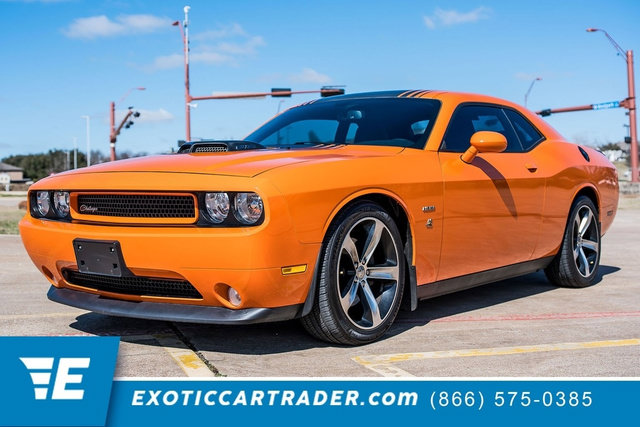 Used 2014 Dodge Challenger R/T RWD image 1