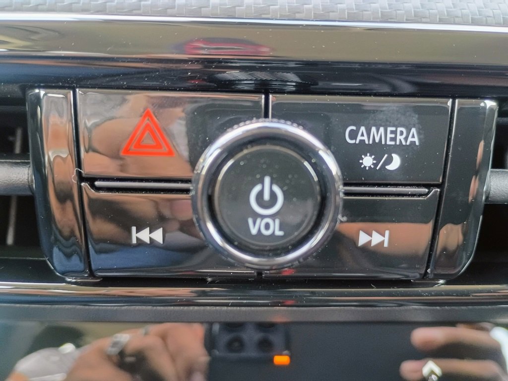 New 2026 Nissan Kicks SR image 15