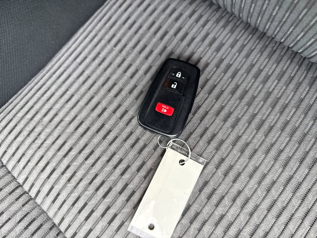 Used 2024 Toyota 4Runner SR5 AWD/4WD image 32