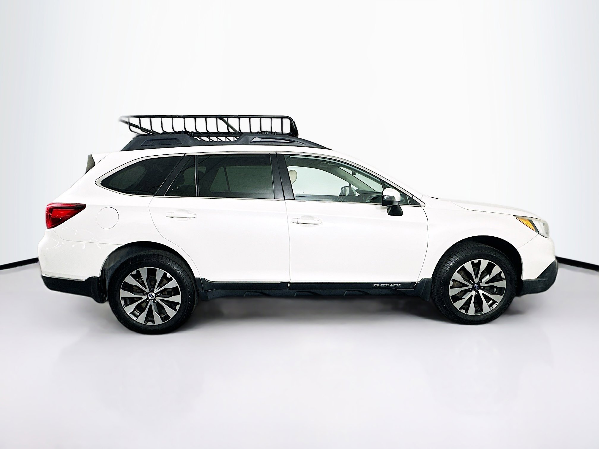 Used 2016 Subaru Outback 3.6R Limited image 10