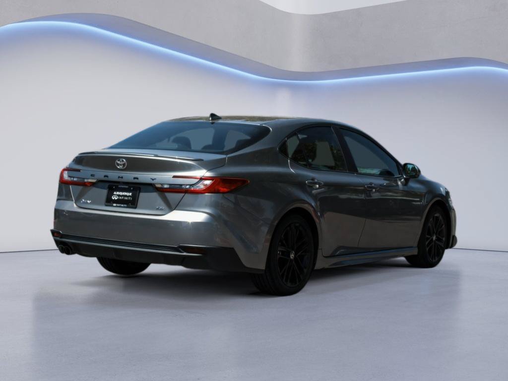 Used 2025 Toyota Camry SE FWD image 5
