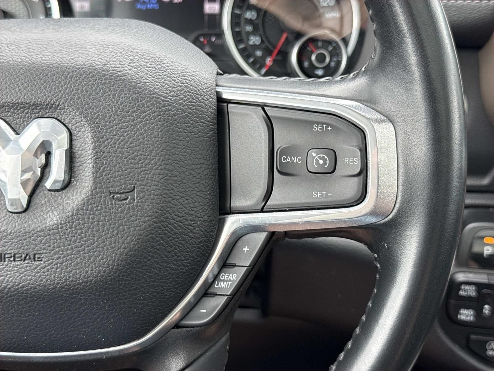 Used 2022 RAM 1500 Laramie AWD/4WD image 14