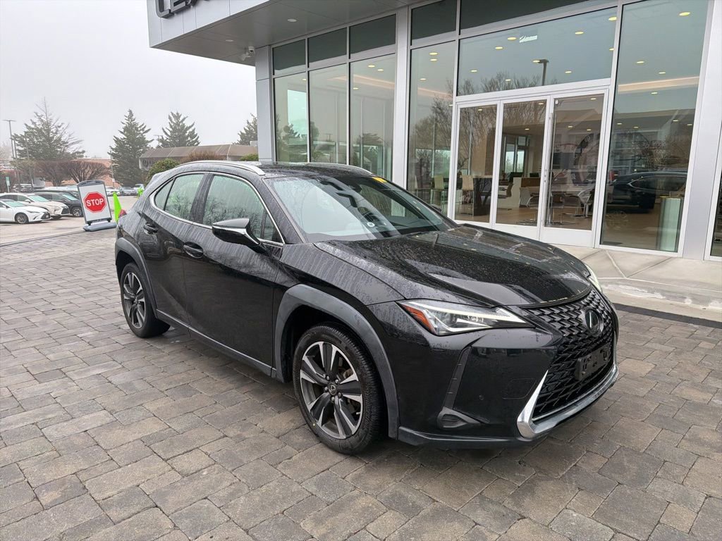 Used 2020 Lexus UX 200 w/ Premium Package image 4