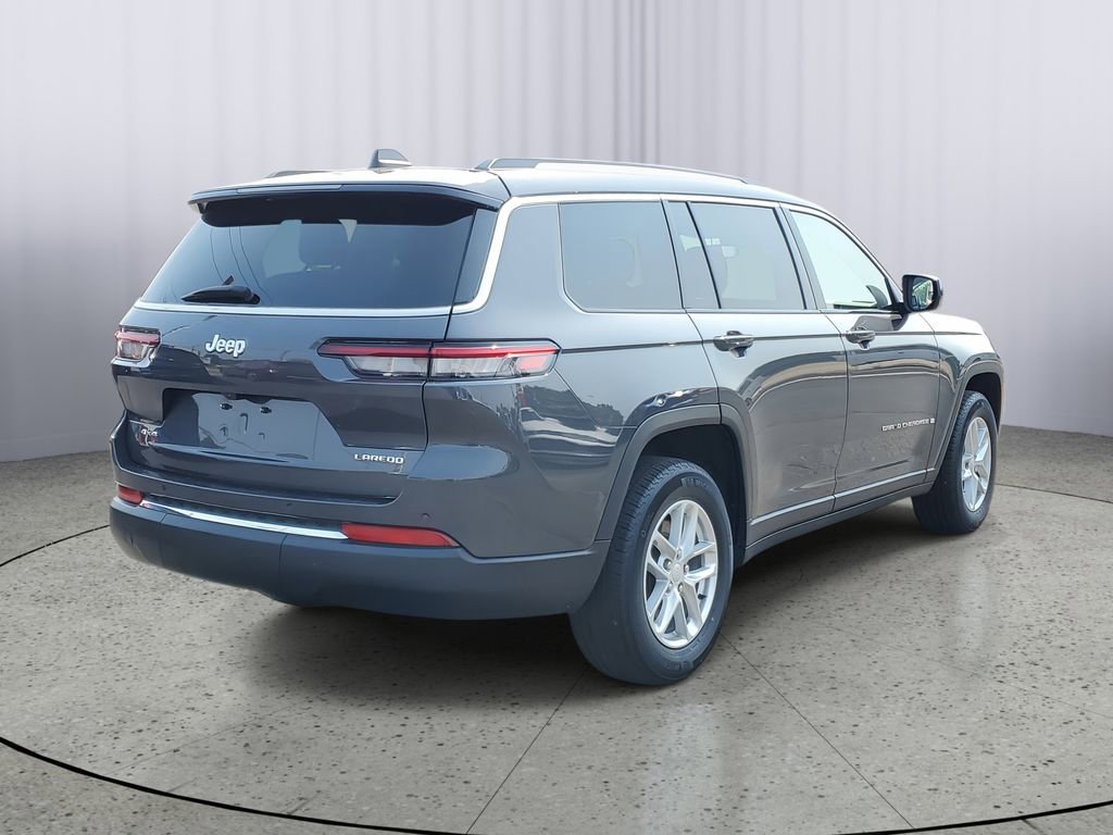 Used 2023 Jeep Grand Cherokee L Laredo image 3