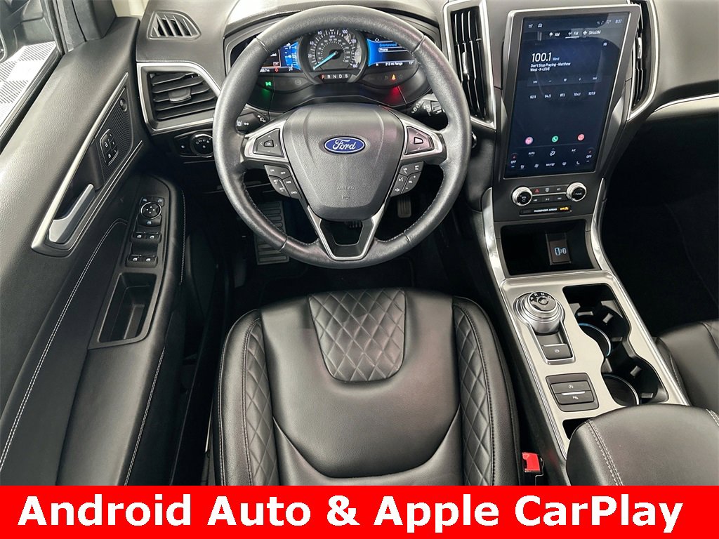 Used 2024 Ford Edge Titanium image 2