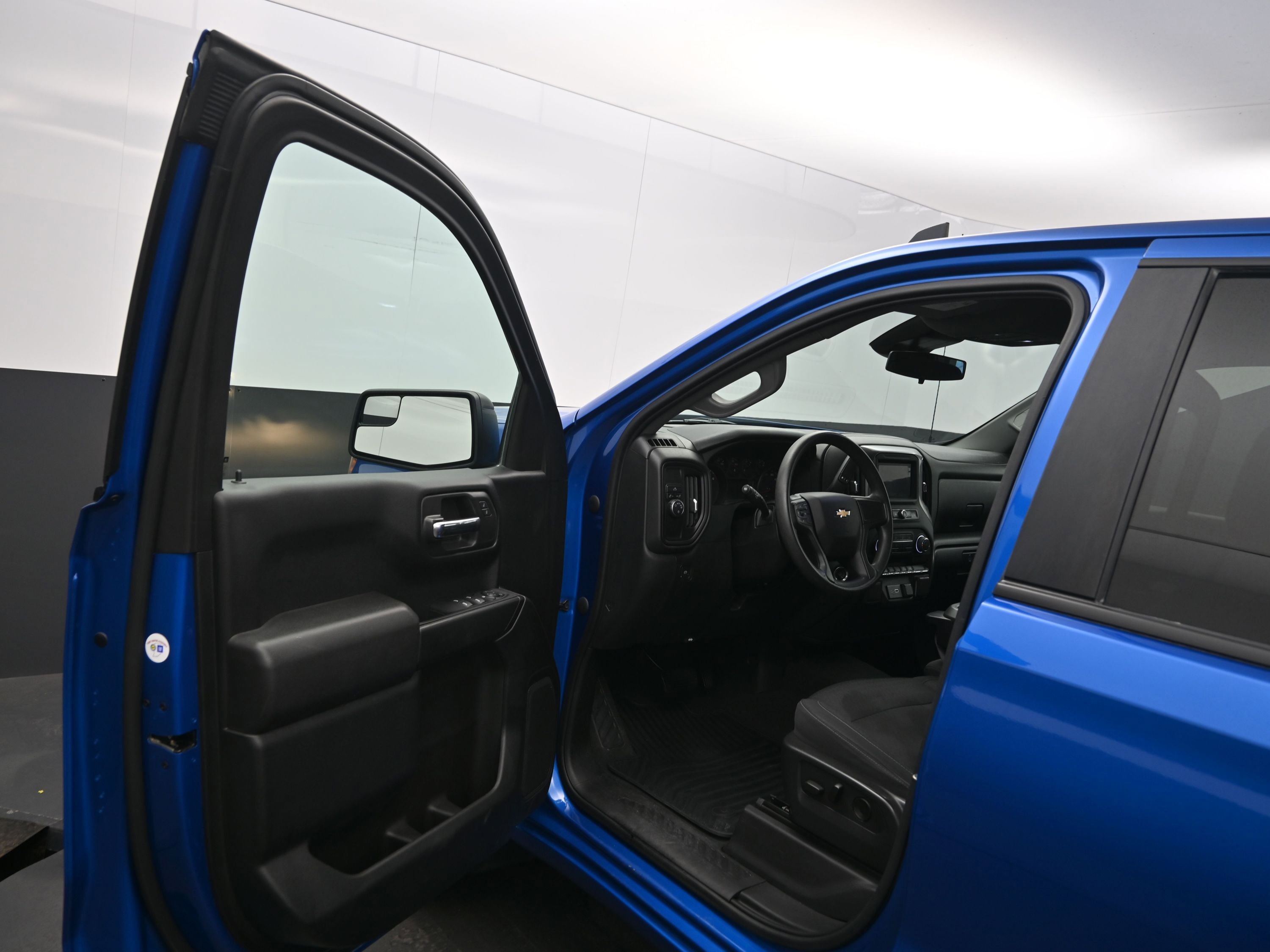 Used 2023 Chevrolet Silverado 1500 Custom image 16