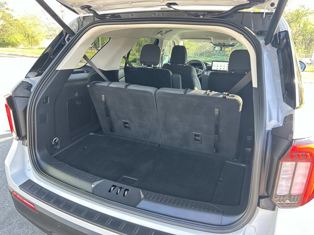 Used 2025 Ford Explorer Active image 13