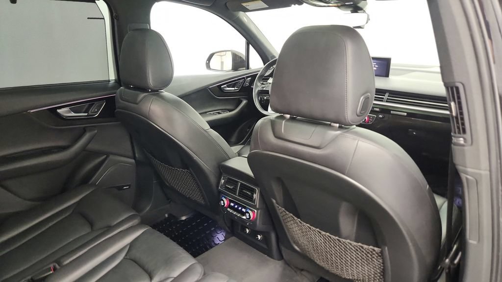 Used 2018 Audi Q7 3.0T Prestige w/ Prestige Package AWD/4WD image 43