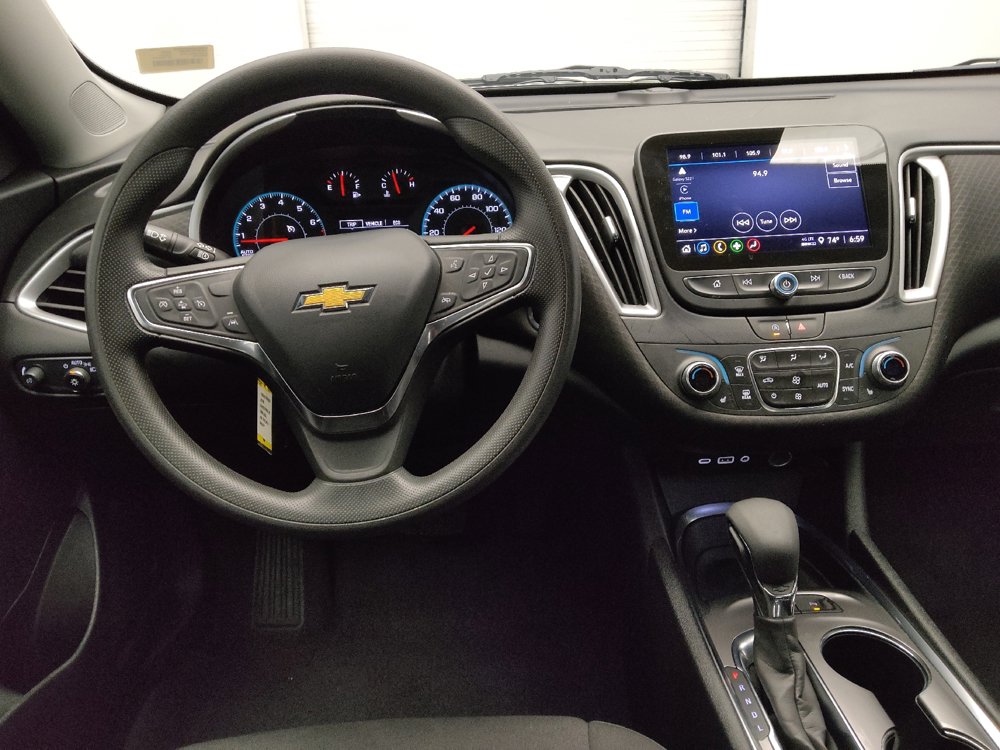 Used 2025 Chevrolet Malibu LT FWD image 22
