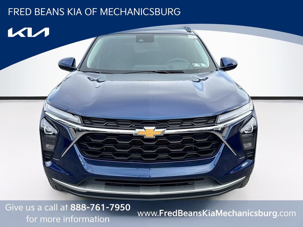 Used 2024 Chevrolet Trax LT w/ Driver Confidence Package image 2