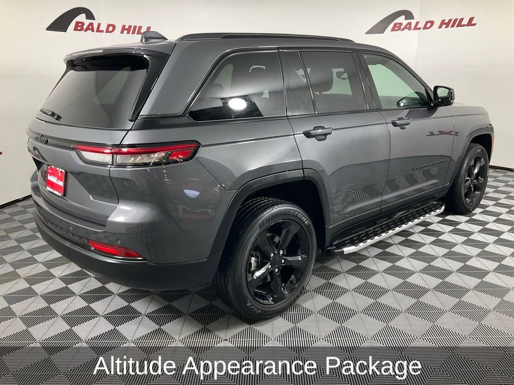 Used 2024 Jeep Grand Cherokee Altitude image 8