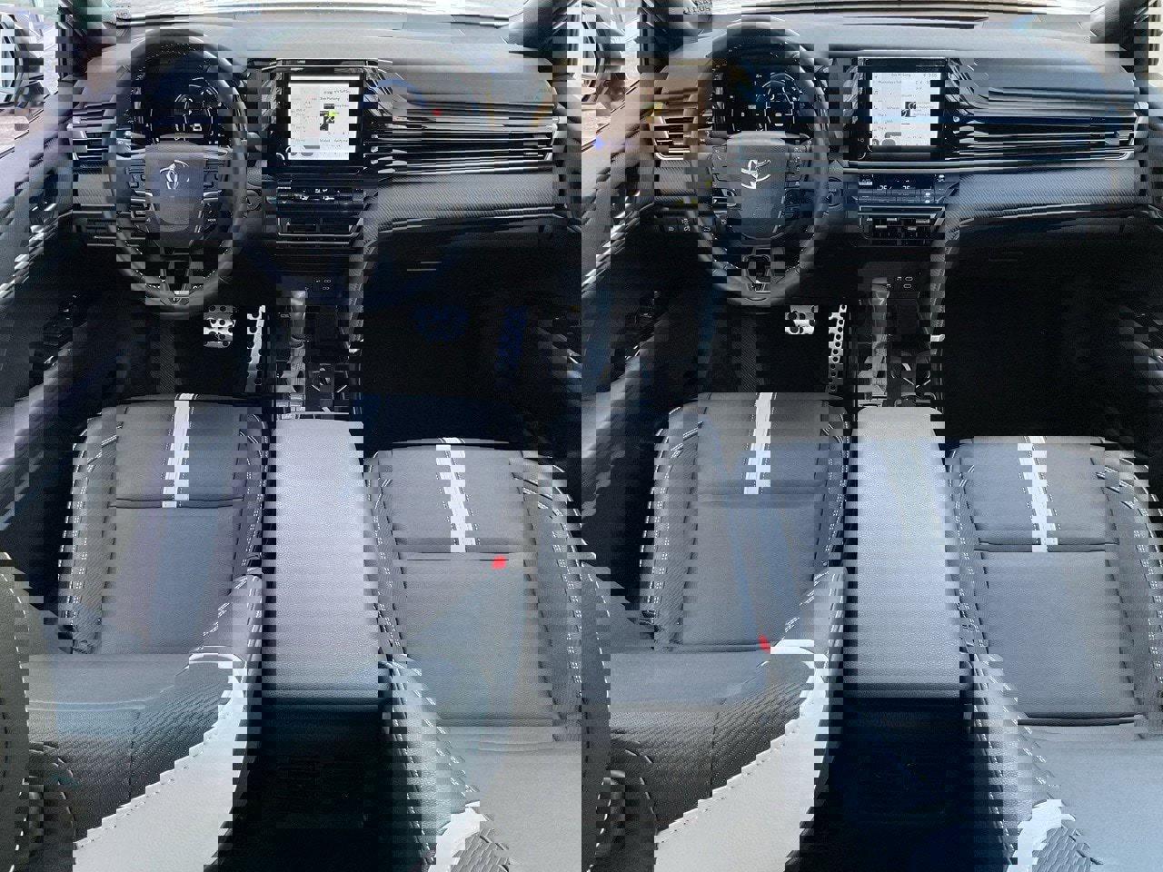 Used 2025 Toyota Camry SE image 19