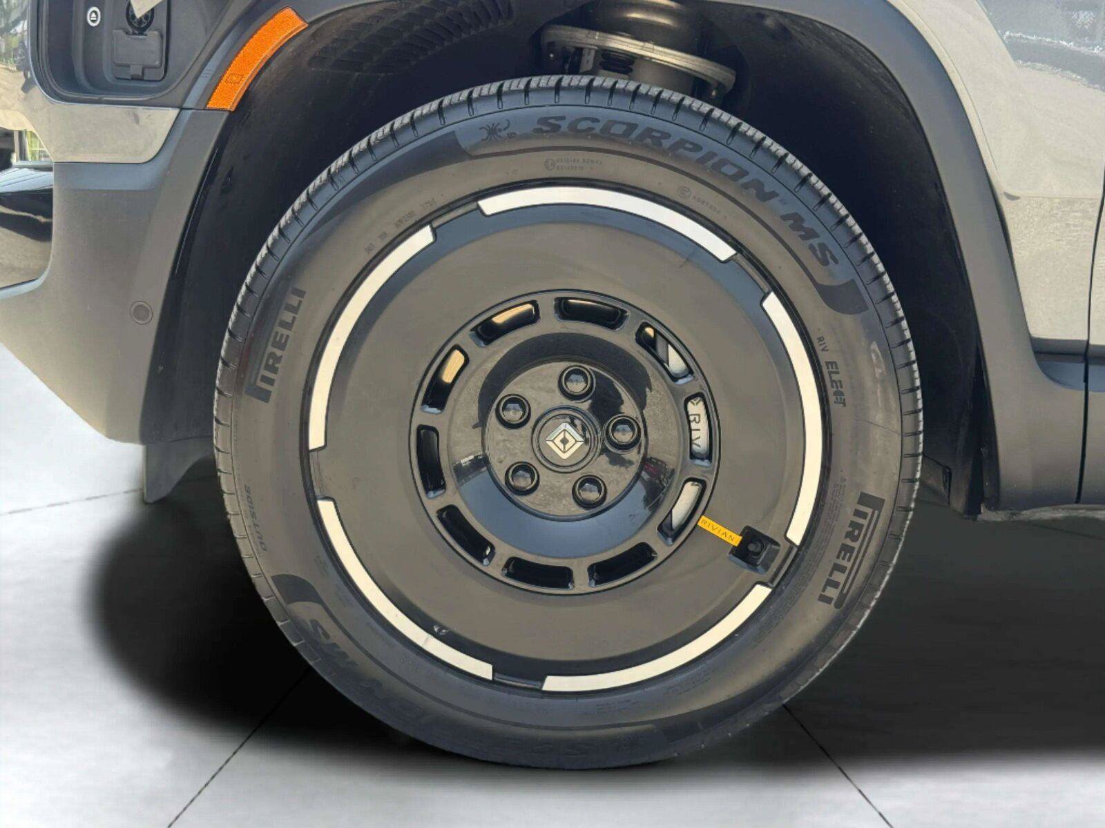 Used 2025 Rivian R1S Adventure AWD/4WD image 66