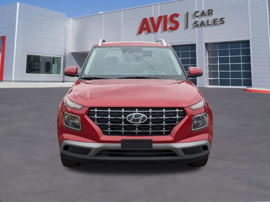 Used 2025 Hyundai Venue SEL image 2