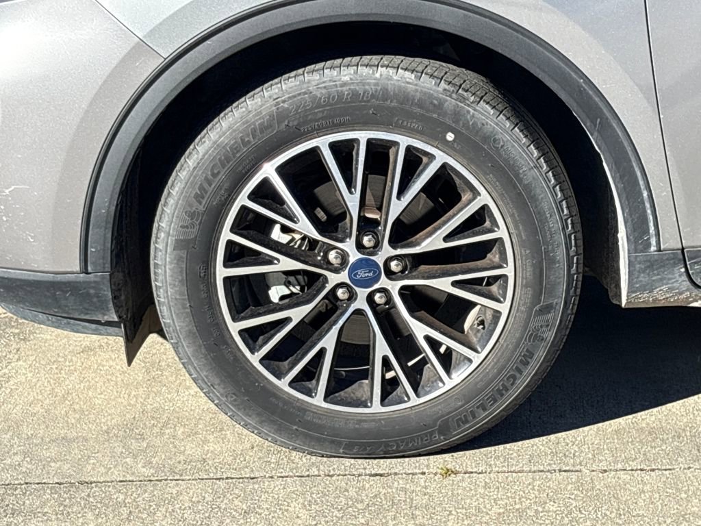 Used 2022 Ford Escape Titanium image 11