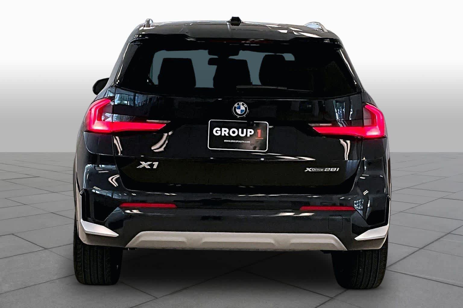 Used 2023 BMW X1 xDrive28i w/ Convenience Package AWD/4WD image 4