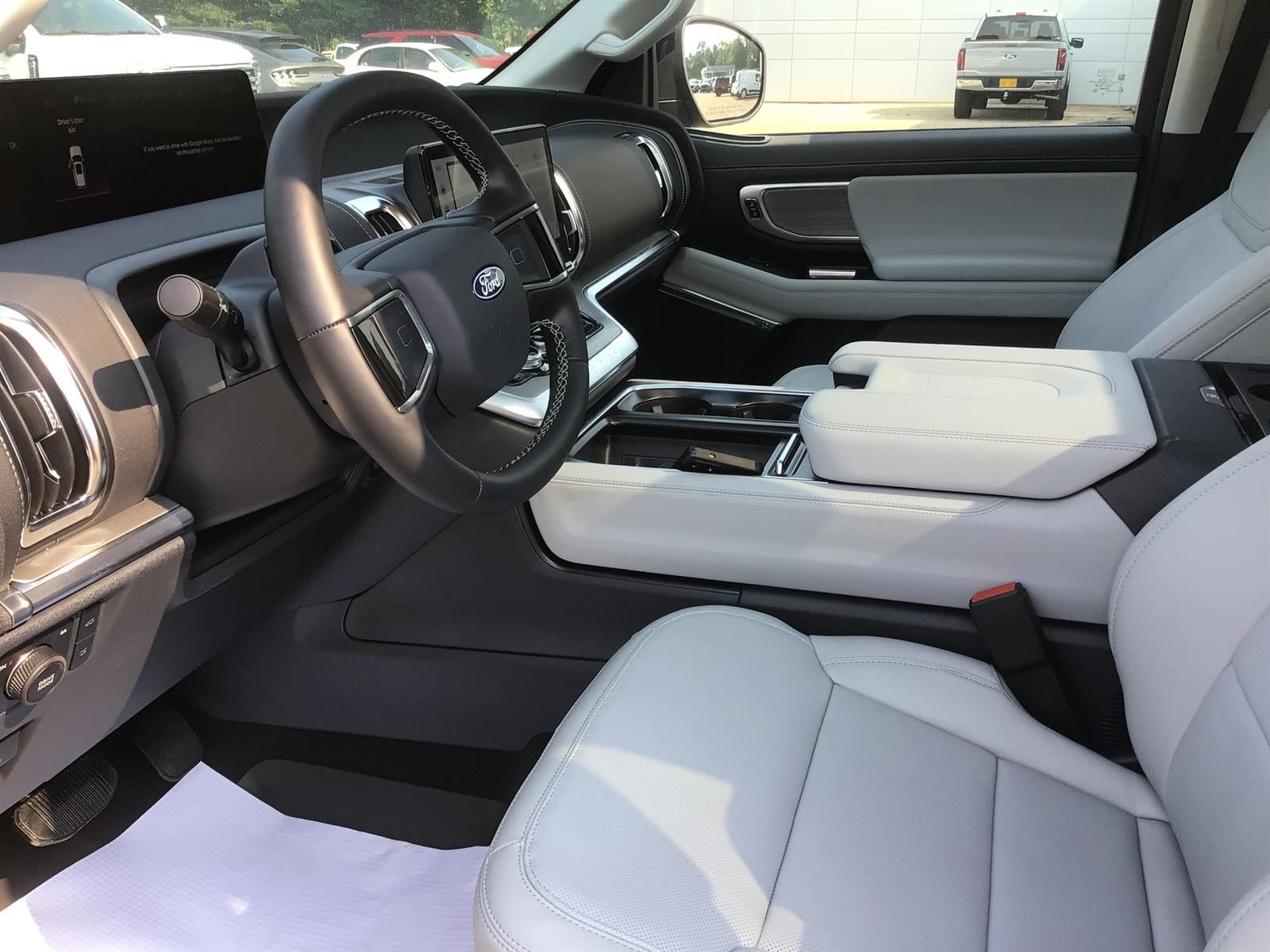 New 2027 Ford Expedition Max Platinum AWD/4WD image 2