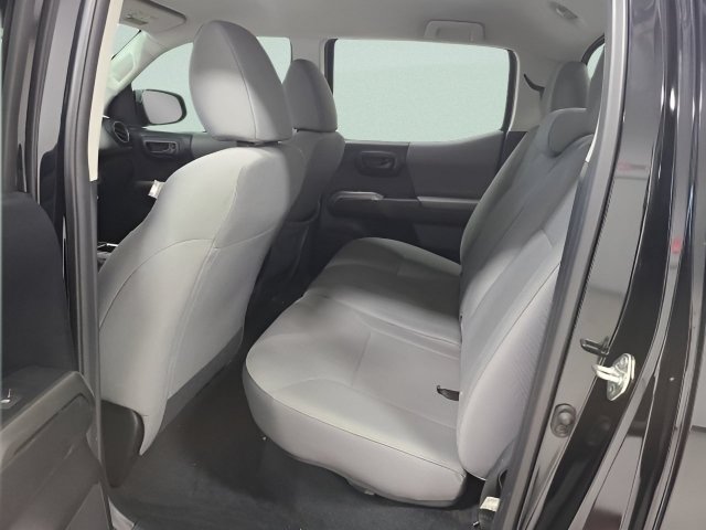 Used 2019 Toyota Tacoma SR5 AWD/4WD image 17