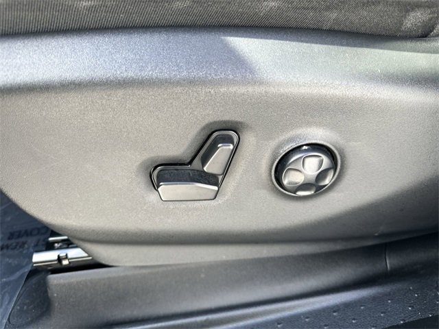 Used 2023 Chrysler Pacifica Touring-L w/ S Appearance Package image 14