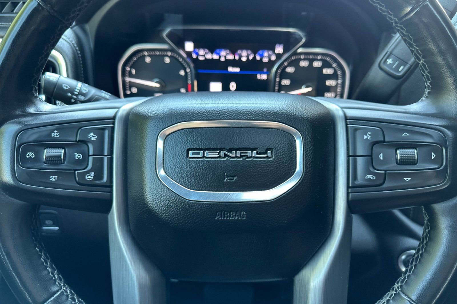 Used 2023 GMC Sierra 2500 Denali w/ Denali Ultimate Package image 23