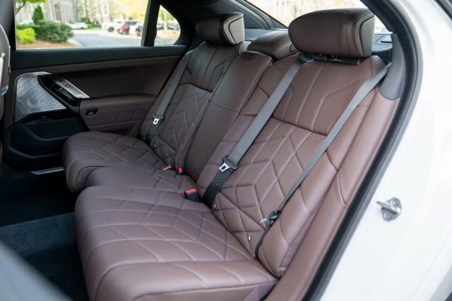 Used 2023 BMW i7 xDrive60 w/ Executive Package 2 image 47