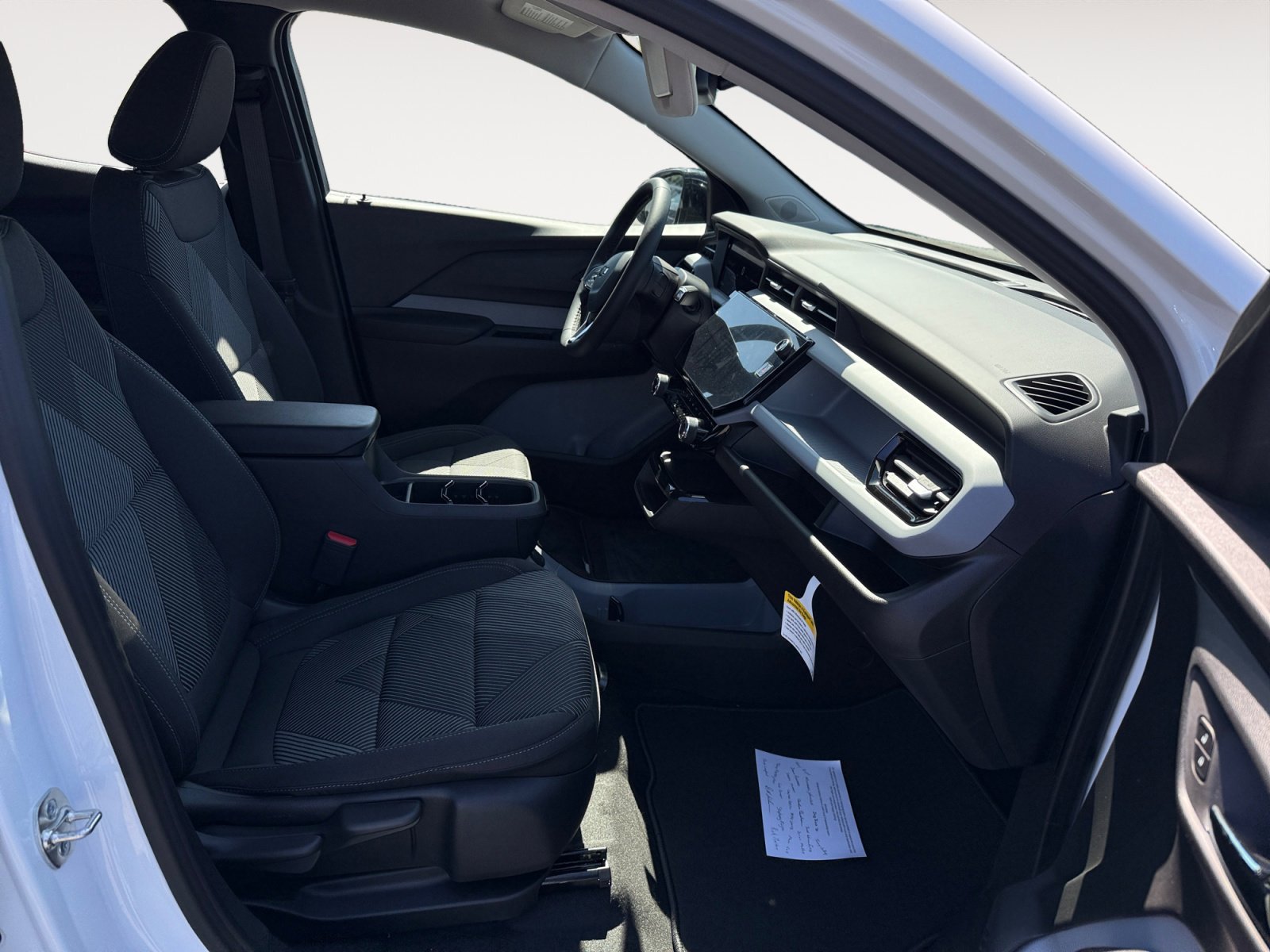 New 2027 Chevrolet Bolt LT w/ Comfort Package FWD image 19