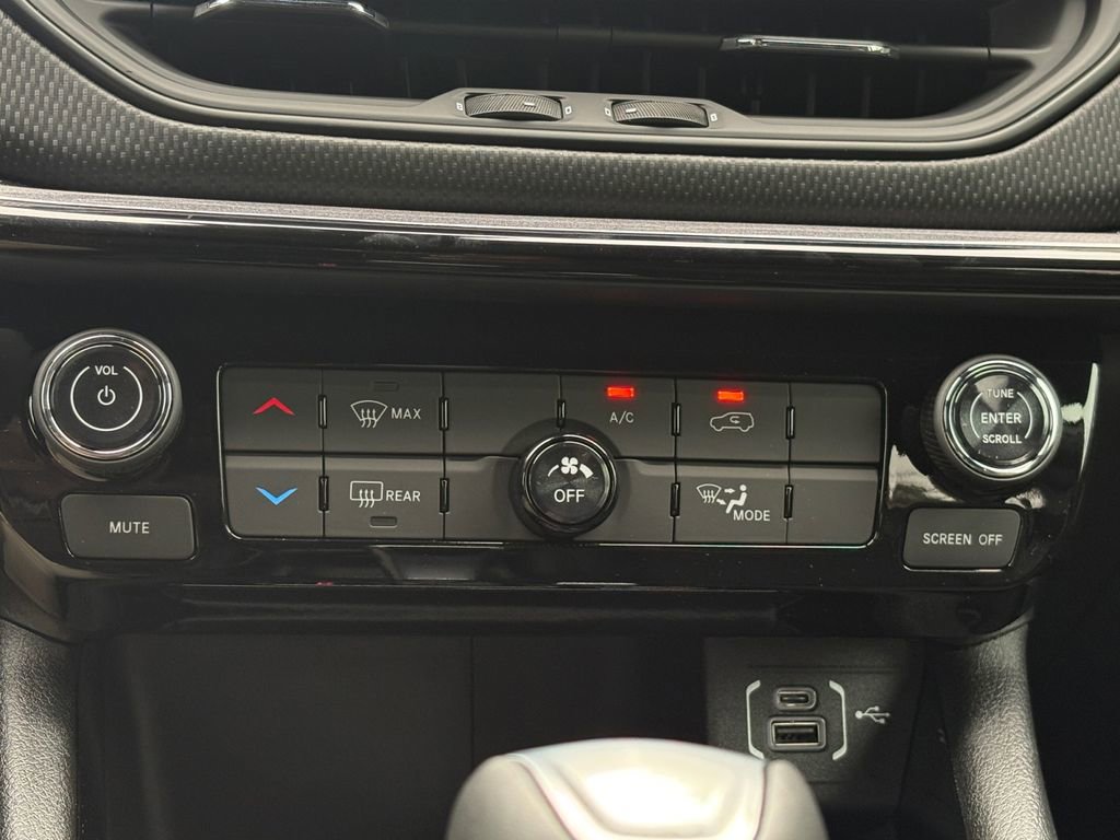 New 2026 Jeep Compass Latitude image 25