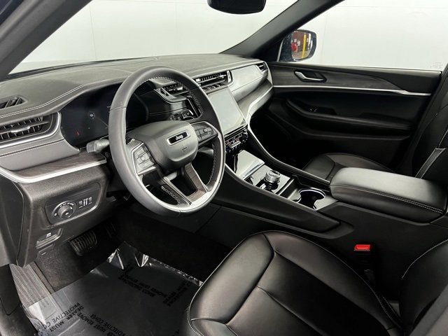 Used 2024 Jeep Grand Cherokee L Limited image 9