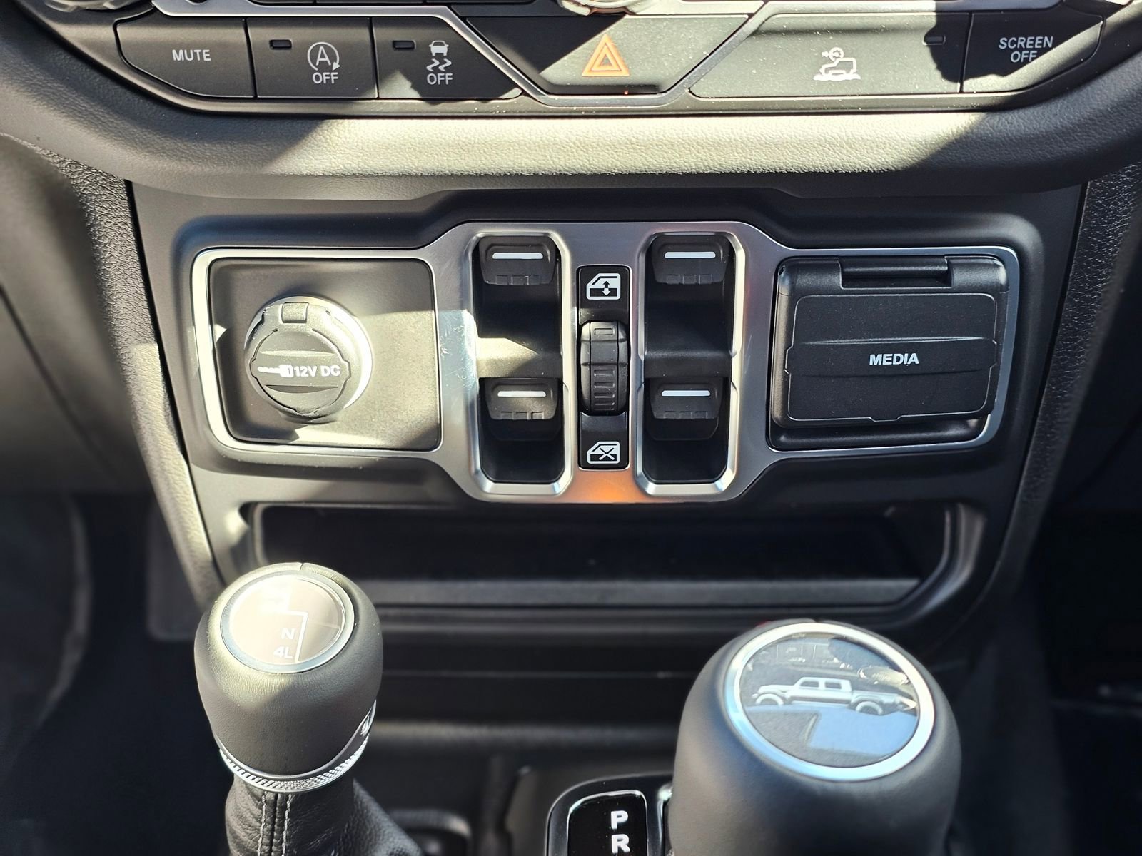 New 2026 Jeep Gladiator Sahara image 14