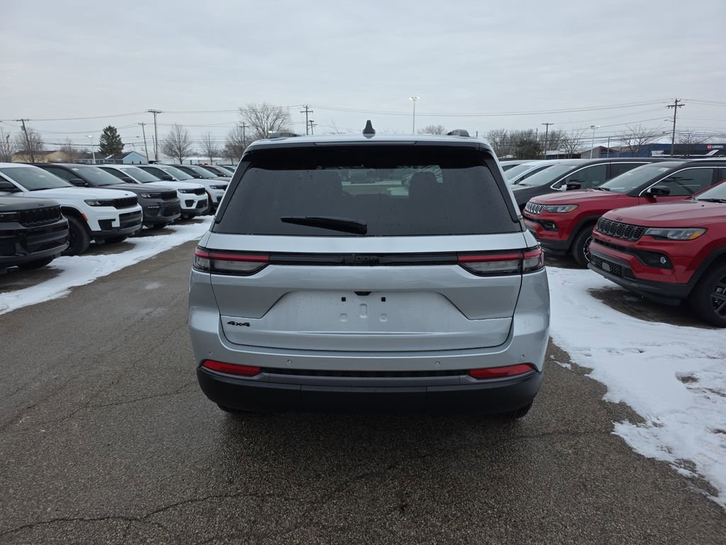 New 2026 Jeep Grand Cherokee Laredo image 5
