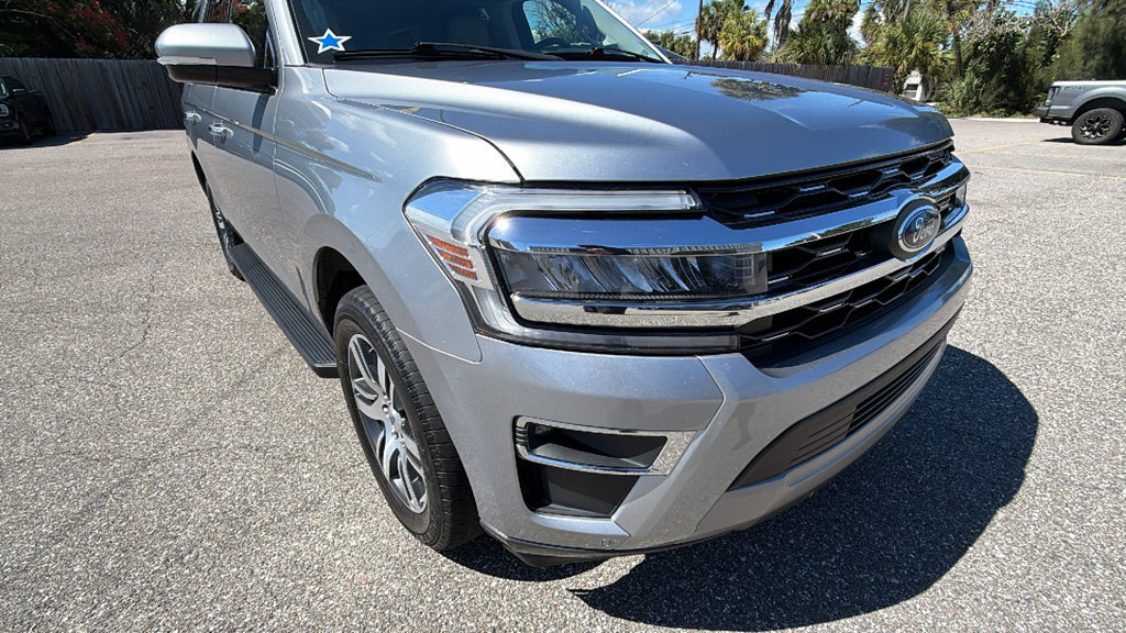 Used 2024 Ford Expedition Limited AWD/4WD image 9