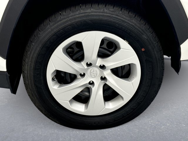 Used 2024 Toyota RAV4 LE image 21