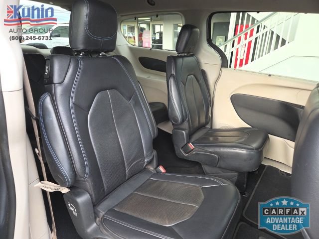 Used 2021 Chrysler Pacifica Touring-L FWD image 10