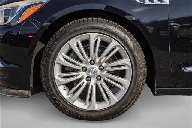 Used 2017 Buick LaCrosse image 9